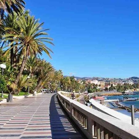 Appartamento Incantevole In Piazza Bresca, Sanremo Luaran gambar