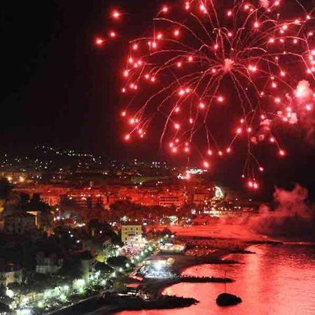 Appartamento Incantevole In Piazza Bresca, Sanremo Luaran gambar