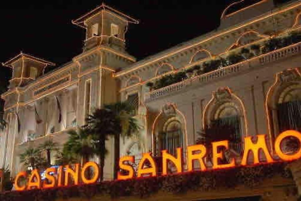 Appartamento Incantevole In Piazza Bresca, Sanremo Luaran gambar